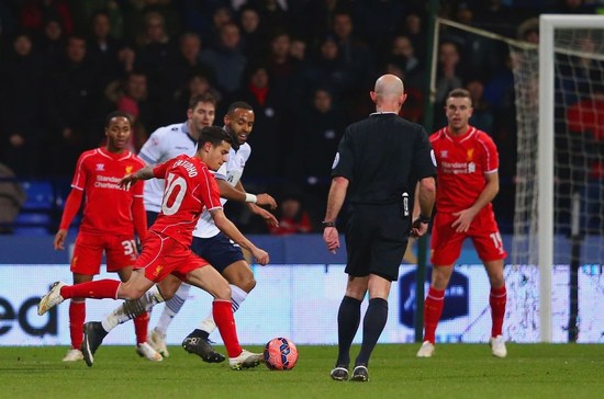 迈尼昂在加比亚社媒动态下留言，后者回复：请续约